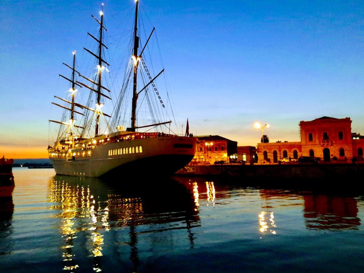 Incantevole Appartamento In Palazzo Storico Ortigia Syracuse Buitenkant foto