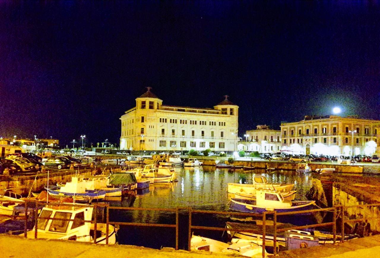 Incantevole Appartamento In Palazzo Storico Ortigia Syracuse Buitenkant foto